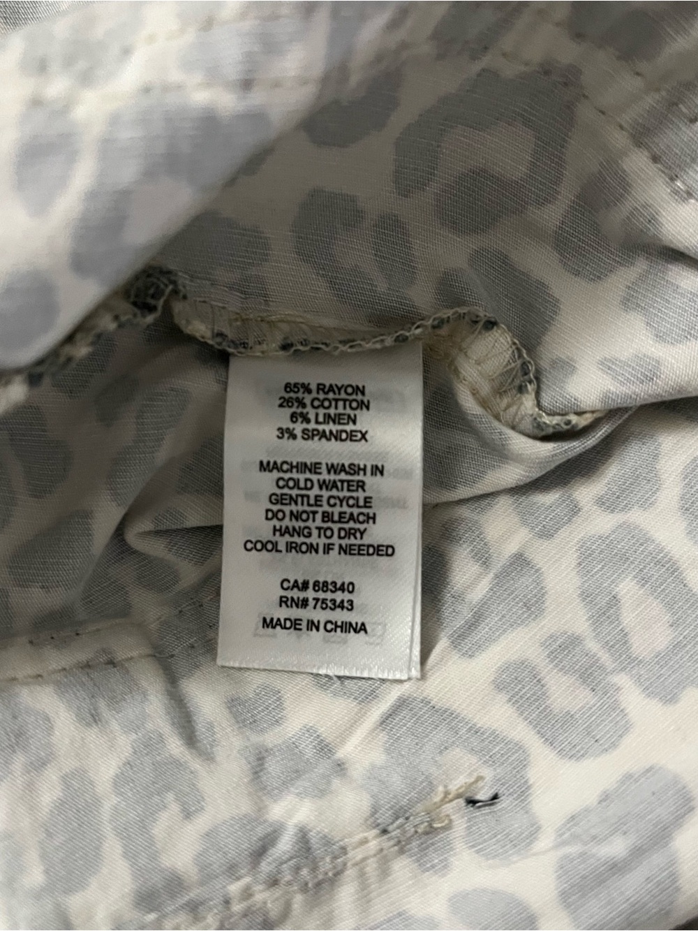 Nicole Miller Leopard Print Wide Leg Cropped Pants - Size 8 - Picture 6 of 8